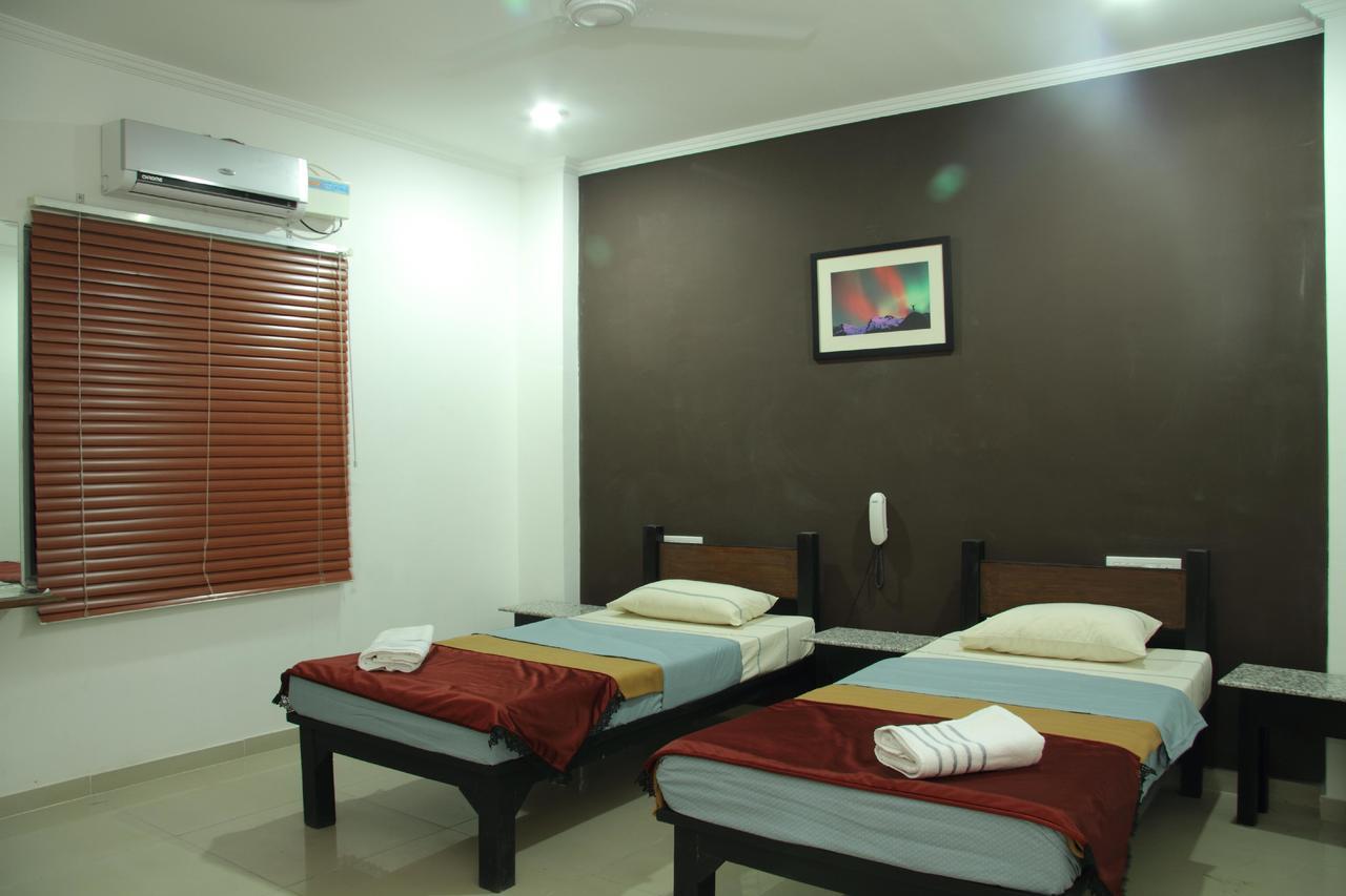 Deccan Comforts Hyderabad Esterno foto